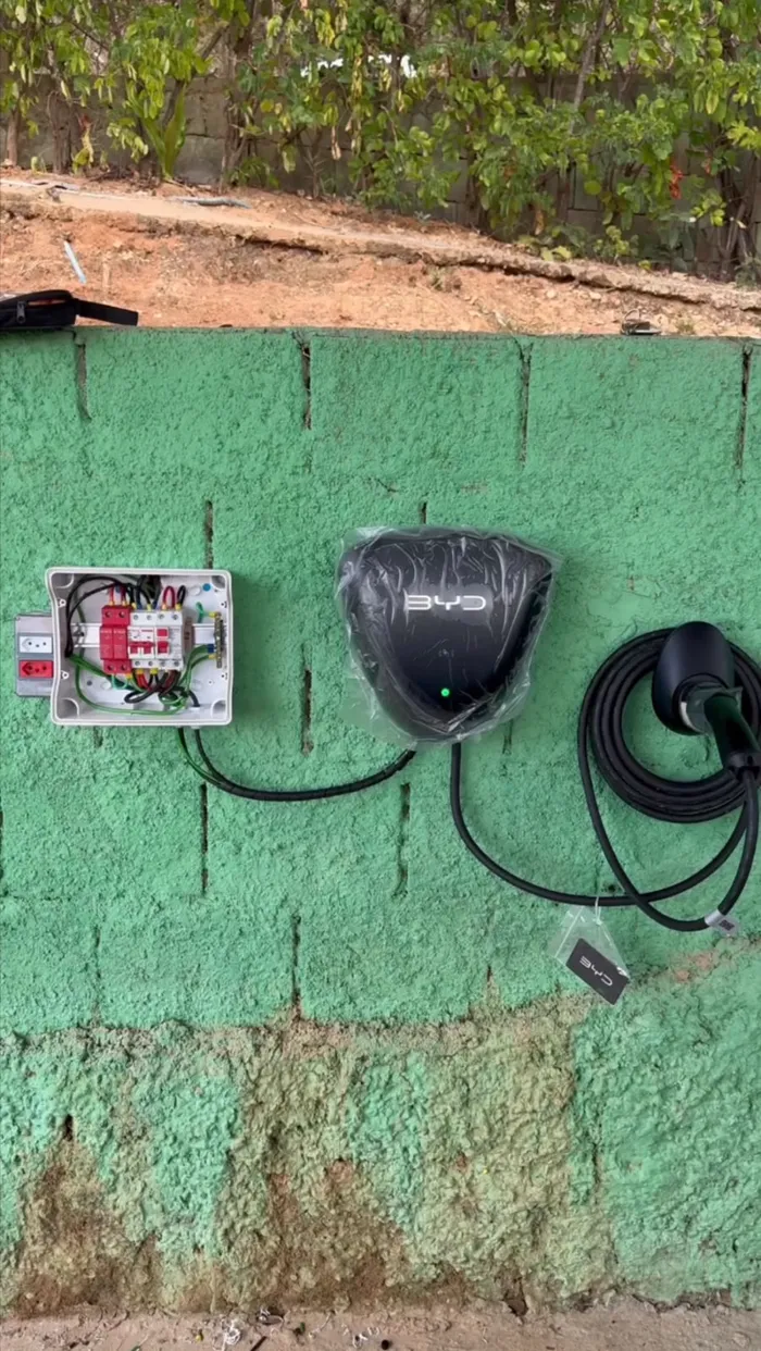 Instalação de carregador veicular (wallbox) BYD com quadro elétrico dedicado